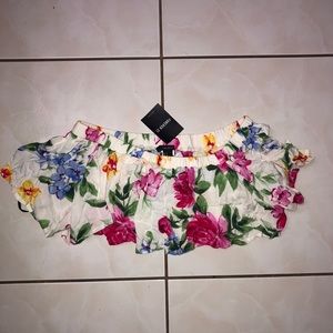 Off the shoulder floral print ruffled crop top